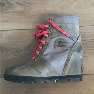 Sorel Lexi wedge boot